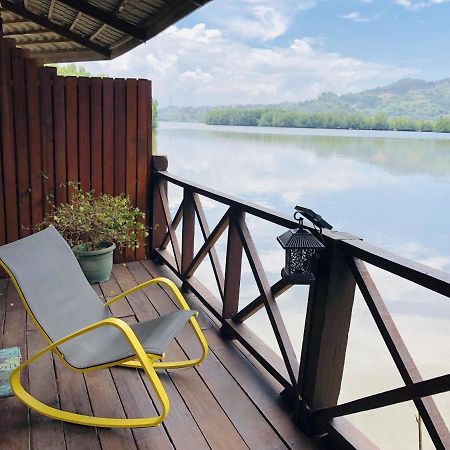 Gayang Friendly Water House Homestay Kota Kinabalu Ngoại thất bức ảnh
