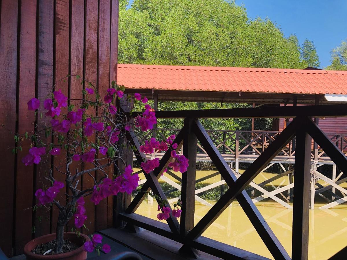 Gayang Friendly Water House Homestay Kota Kinabalu Ngoại thất bức ảnh