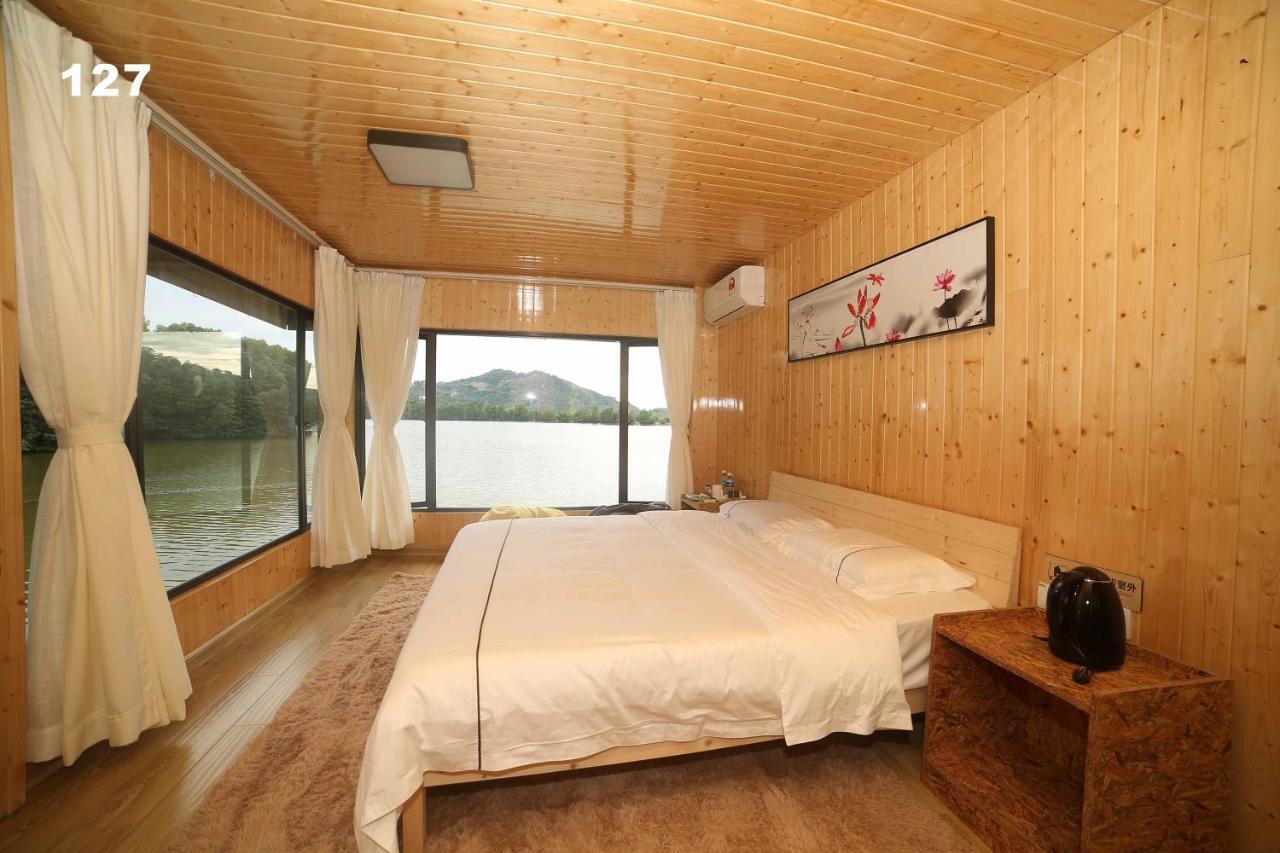 Gayang Friendly Water House Homestay Kota Kinabalu Ngoại thất bức ảnh